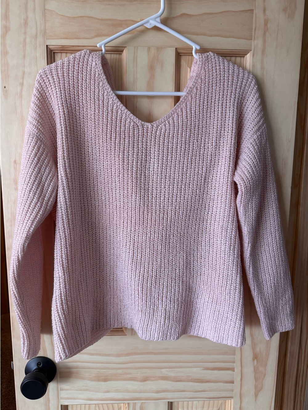ASTR The Label Soft Pink V-Neck Ribbed Sweater